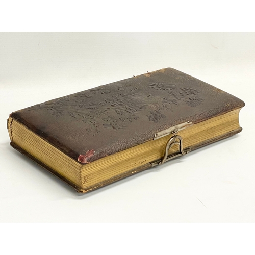 142 - A Victorian photo album. 20x34x7cm