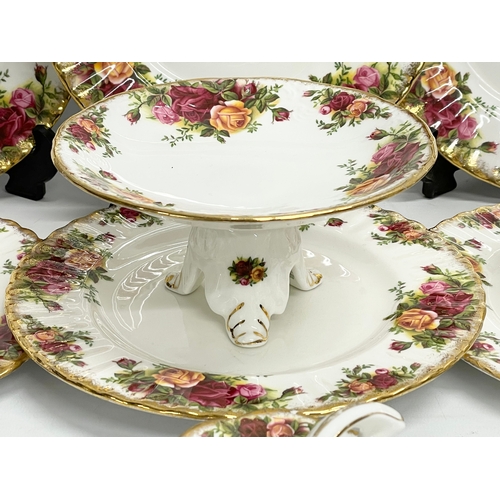 654 - 23 pieces of Royal Albert Old Country Roses. Including six 1962 bowls 16cm, a 1962 sugar bowl with l... 