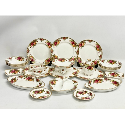 654 - 23 pieces of Royal Albert Old Country Roses. Including six 1962 bowls 16cm, a 1962 sugar bowl with l... 