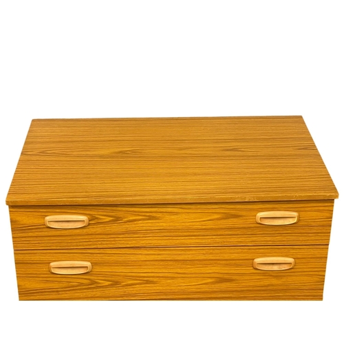 126 - 2 Mid Century chests of drawers by Schreiber. Largest 74.5x43x93cm