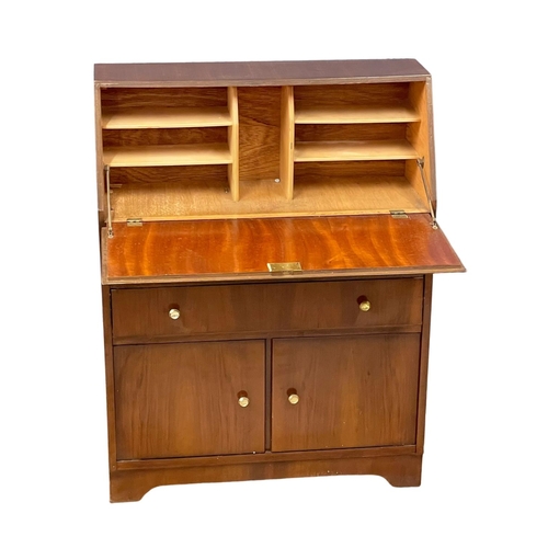 197 - A vintage writing bureau. 75x30x99.5cm