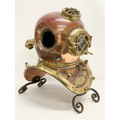 110 - A Morse Diving Equipment Co Inc brass and copper U.S. Navy Diving Helmet. Mark V. 36x47x56cm