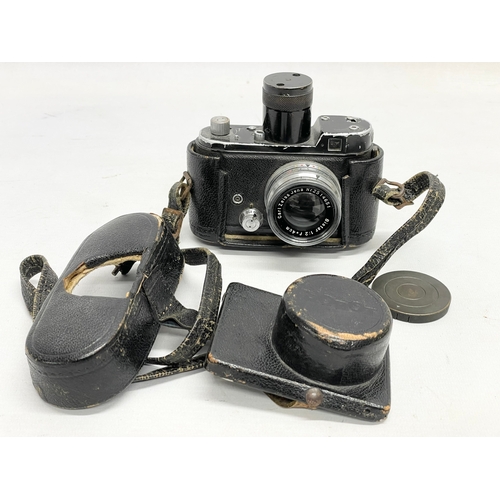 430 - A rare Robot Luftwaffen Eigentum camera in case. 1939-1945.