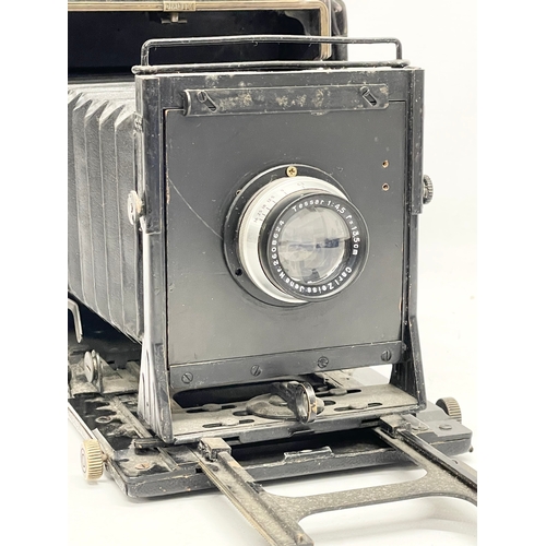 446 - A Graflex Speed Graphic Kalart Synchronized Range Finder camera