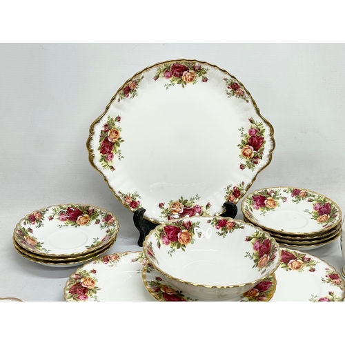 610 - 27 pieces of Royal Albert Old Country Roses. Including a cake plate, salt and pepper shakers, servin... 