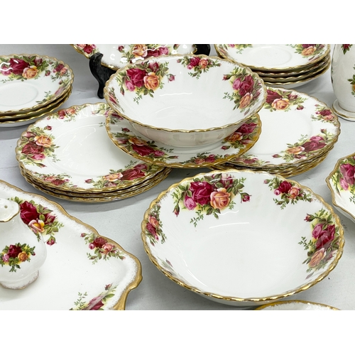 610 - 27 pieces of Royal Albert Old Country Roses. Including a cake plate, salt and pepper shakers, servin... 