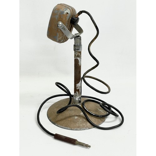 139 - A 1940’s microphone. 27cm