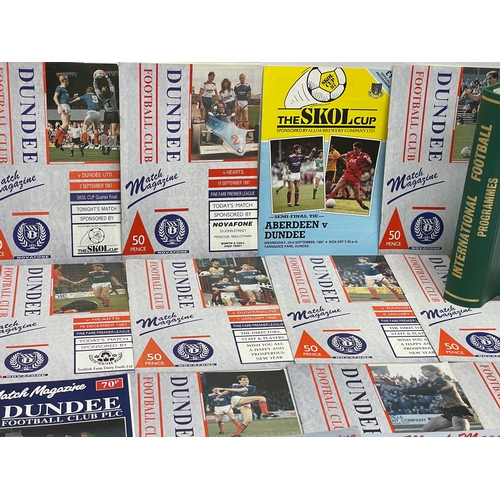 585K - A collection of 1987-1988 Dundee Match Magazines.