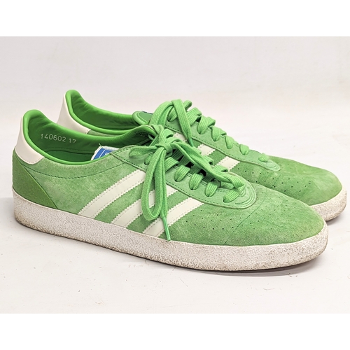 795 - A pair of Adidas Originals Munchen Super Spezial trainers. Size UK 11.