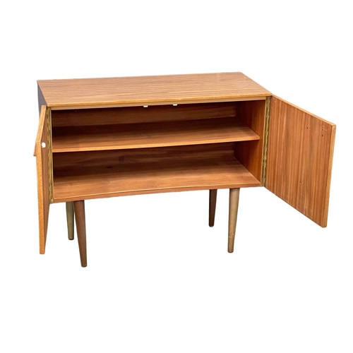 123 - A compact Mid Century sideboard.  91x39x73cm