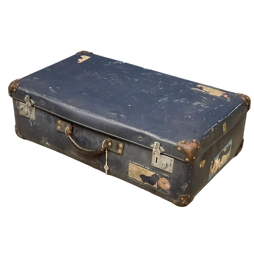 489 - 2 vintage cases. Largest 77x45x24cm.