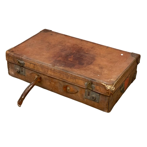 489 - 2 vintage cases. Largest 77x45x24cm.