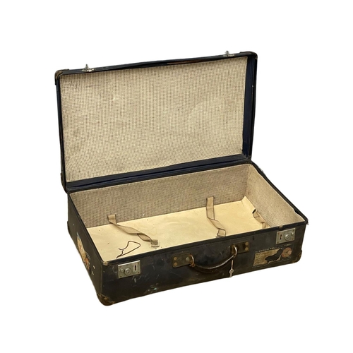 489 - 2 vintage cases. Largest 77x45x24cm.