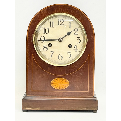 9 - A large Edwardian inlaid mahogany mantle clock with key and pendulum. 21.5x13x30.5cm