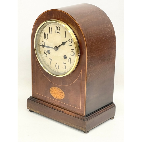 9 - A large Edwardian inlaid mahogany mantle clock with key and pendulum. 21.5x13x30.5cm