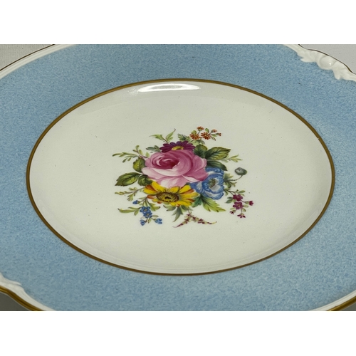 847 - A Royal Crown Derby porcelain plate. 1930’s. 26cm.