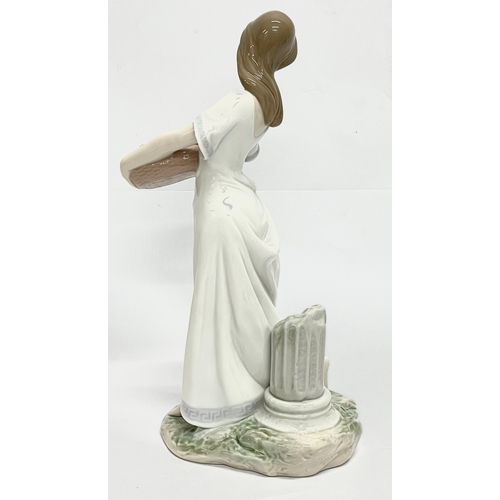 851 - A Lladro figurine ‘Gardens of Athens’ 26cm.