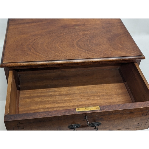 108 - A late Victorian mahogany table top chest, with key. 49.5x33x20.5cm