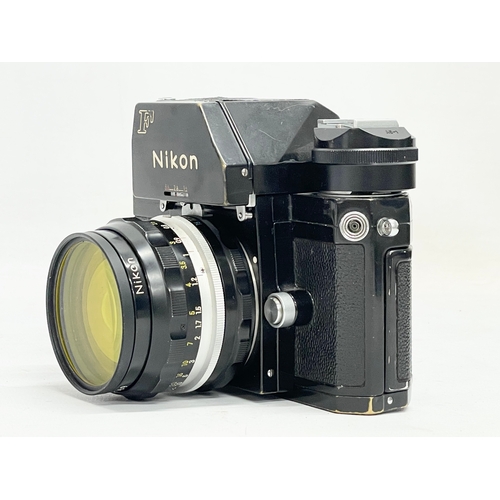 324 - A Nikon F camera.