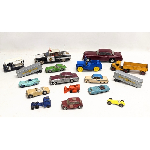 325D - A quantity of vintage toy cars, including Dinky, etc.