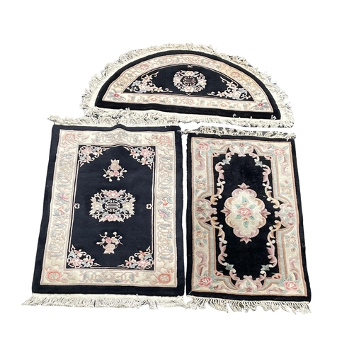 1624 - 3 wool rugs. 175x92cm.