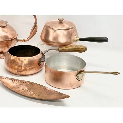 137 - 6 pieces of copper ware. Including a large kettle and a Stockli Netstal pot with handle. Kettle meas... 