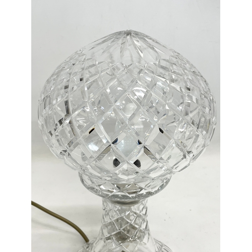 42 - A crystal mushroom table lamp. 17x36.5cm.