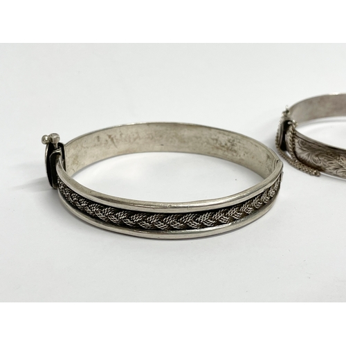 527 - 3 silver bangles