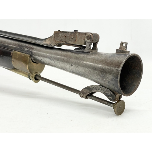 19 - An 18th century Blunderbust rifle with steel barrel and spring bayonet. Made in York for the Irish B... 