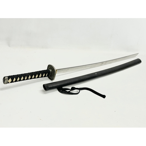 281 - A good quality samurai style sword. 93cm.