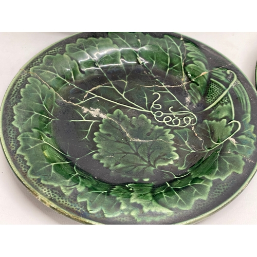 161 - A quantity of late 19th century Majolica plates. 28cm.