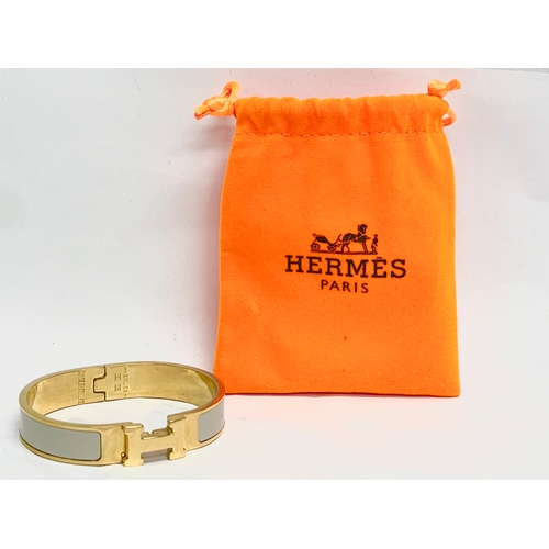 536 - A Hermes bracelet.