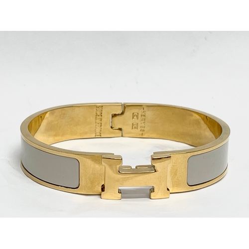 536 - A Hermes bracelet.