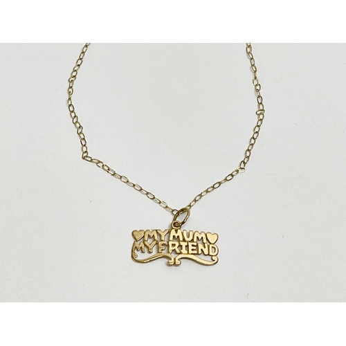 543 - A 9ct gold pendant and chain