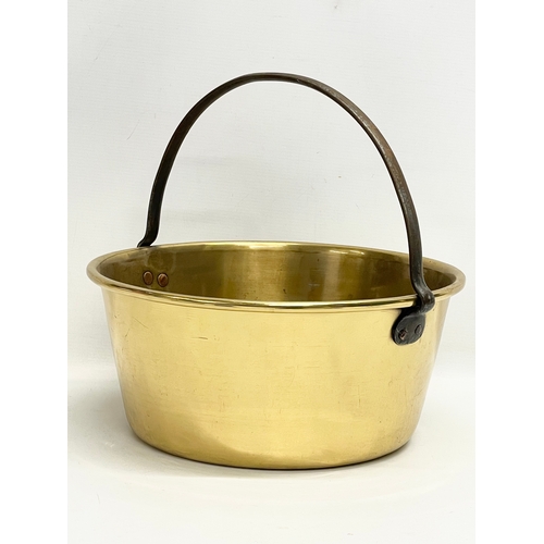 180 - A Victorian brass jelly pan 37x35x34cm