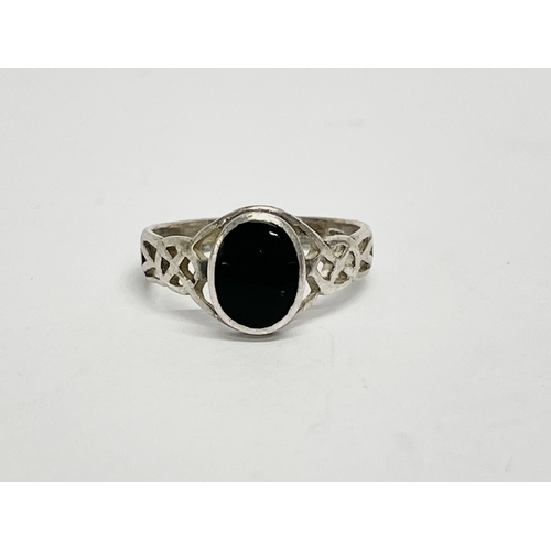 561 - A silver ring. 1.98 grams.