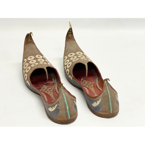 185 - A pair of vintage Specially Made Iqbal Boot House shoes. 27cm