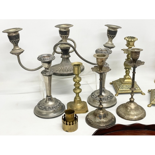 347 - A quantity of Victorian and vintage candlesticks, with wooden tray.