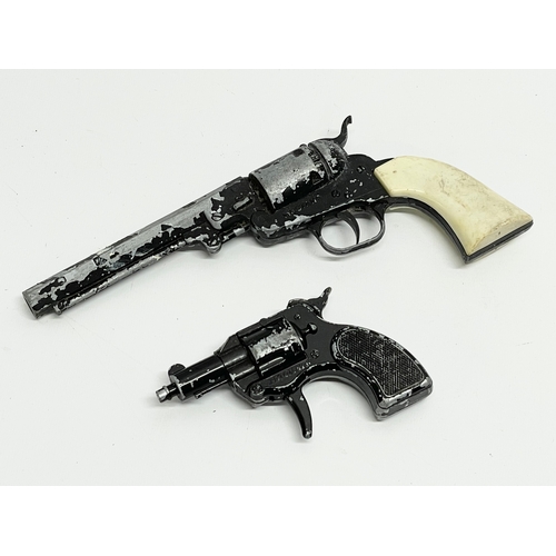 229 - 2 vintage toys pistols. Jetomatic and Mustang.