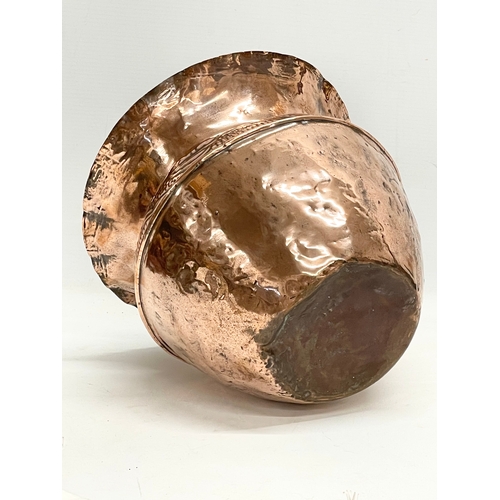 430 - A late 19th century Art Nouveau copper jardiniere. 24x20.5cm