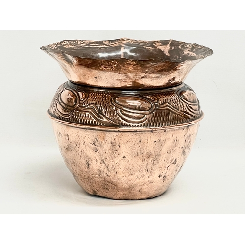 430 - A late 19th century Art Nouveau copper jardiniere. 24x20.5cm