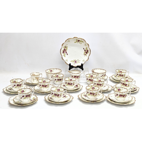 622 - A 40 piece early 20th century Wellington China tea set including 2 cake plates