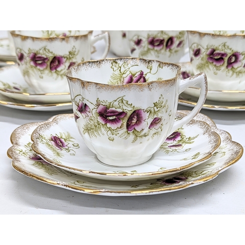 622 - A 40 piece early 20th century Wellington China tea set including 2 cake plates