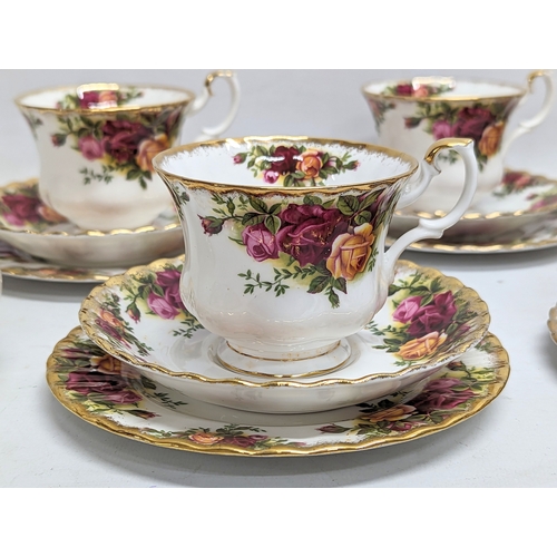 516 - 22 pieces of Royal Albert Old Country Roses, including teacups and saucers with a pair of salt and p... 