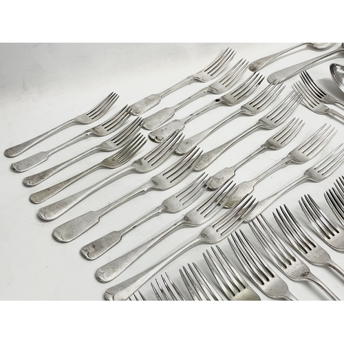 620 - A quantity of good quality 19th and early 20th century silver plated cutlery. forks and spoons, serv... 