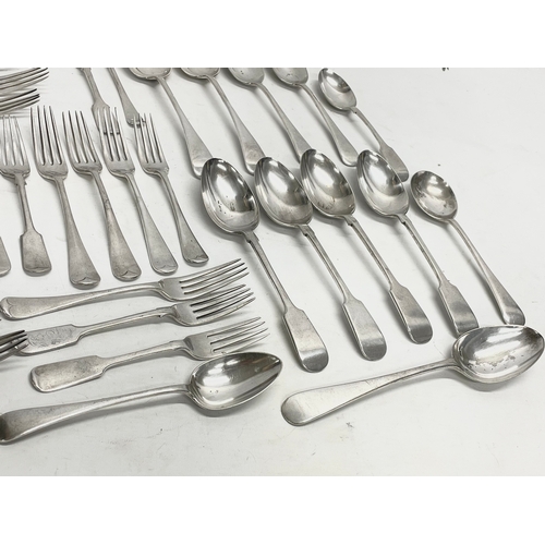 620 - A quantity of good quality 19th and early 20th century silver plated cutlery. forks and spoons, serv... 