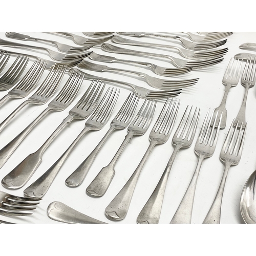 620 - A quantity of good quality 19th and early 20th century silver plated cutlery. forks and spoons, serv... 