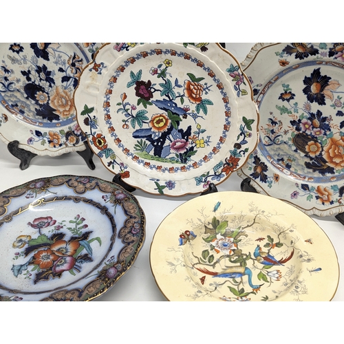 731 - A quantity of 19th century pottery plates.