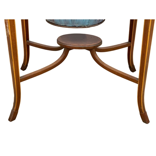 862 - An excellent quality early 20th century Sheraton Revival inlaid mahogany sewing side table with bras... 