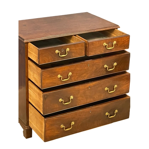 893 - A fine proportioned George III mahogany chest of drawers. Circa 1780-1800. 87.5x49.5x85cm